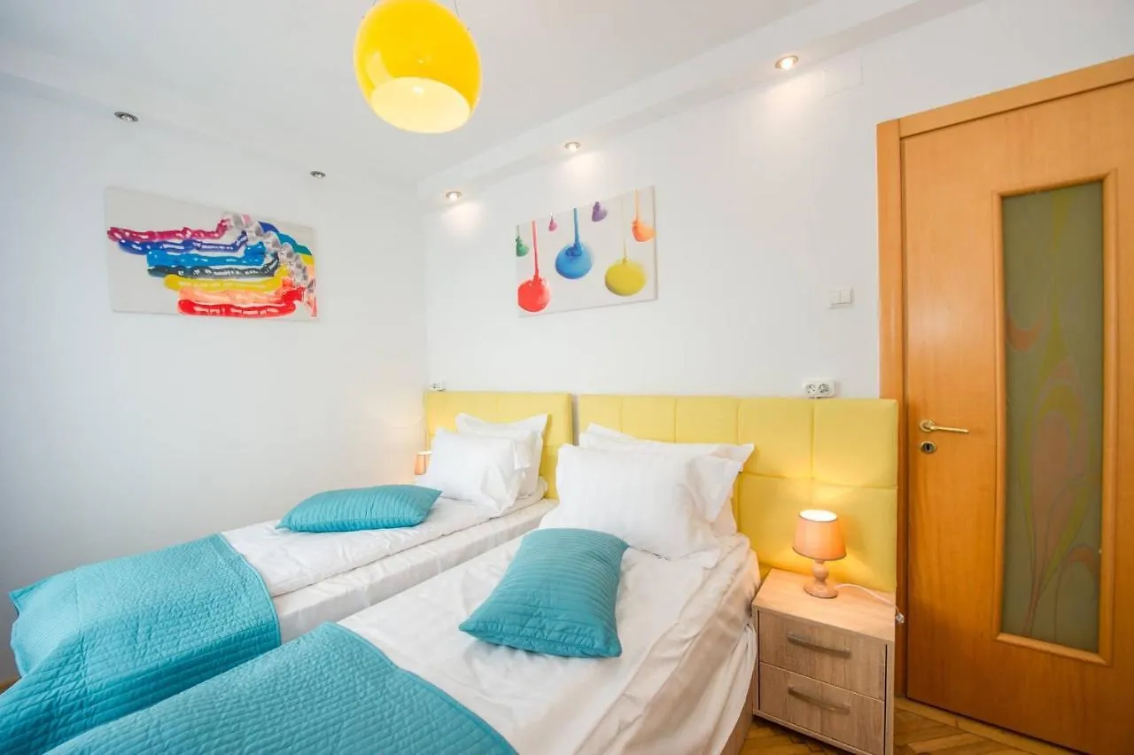 Colors Apartment Cismigiu Gardens Bukarest