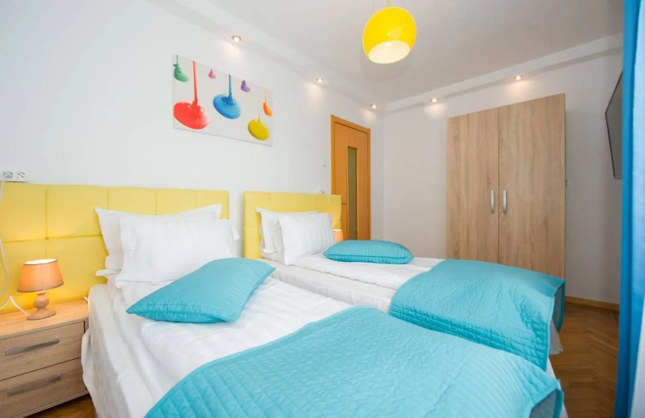 Colors Apartment Cismigiu Gardens 부쿠레슈티